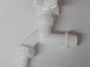CANILLA PLASTICA COMUN DE 1/2"